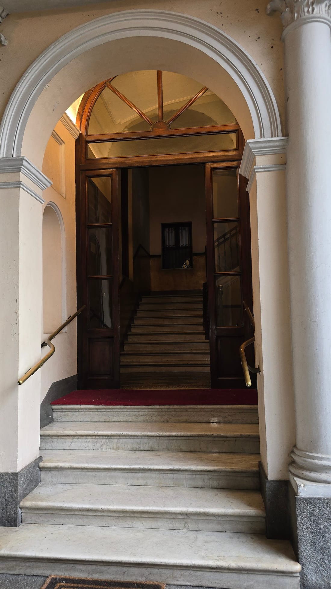 Ingresso storico dello studio legale a Torino